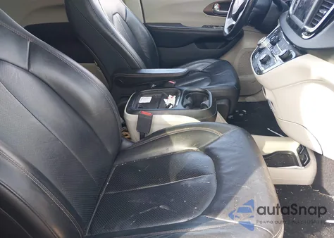 2019 Chrysler Pacifica Touring L z USA, uszkodzony, nr VIN 2C4RC1BG3KR675669